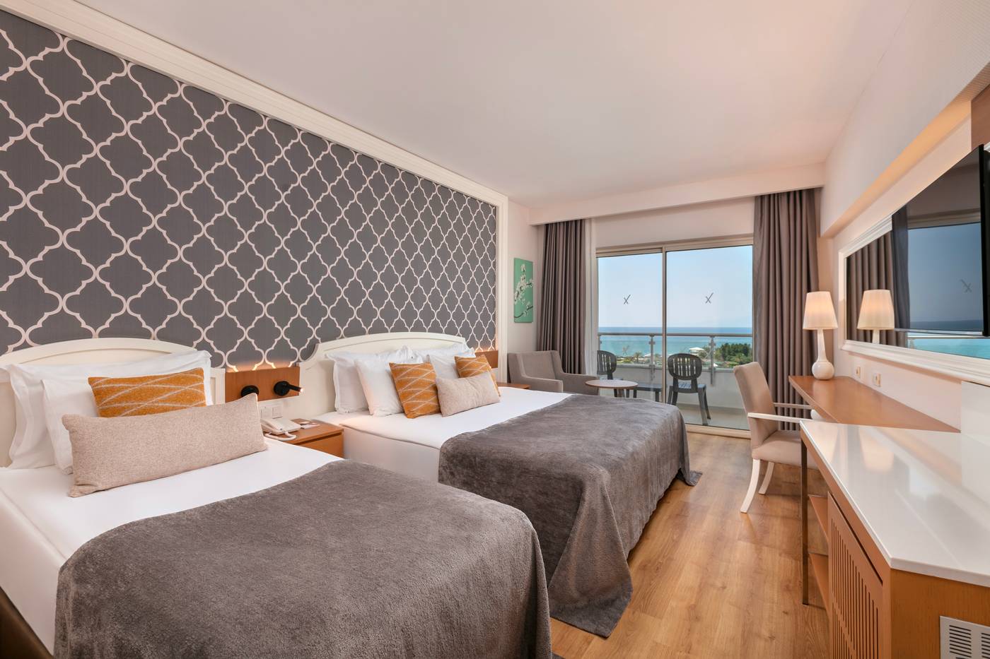 Sherwood Exclusive Lara