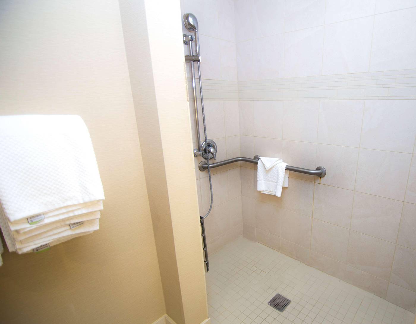 Hilton-Los-Angeles-Universal-City-Room-35