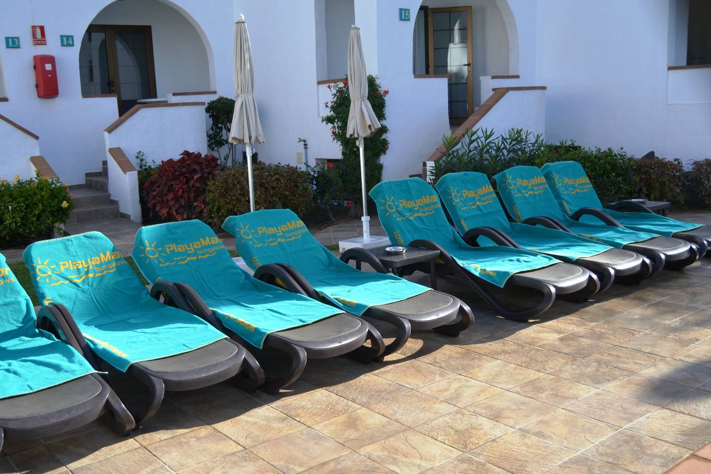 Bungalows-Playamar-Pool-16