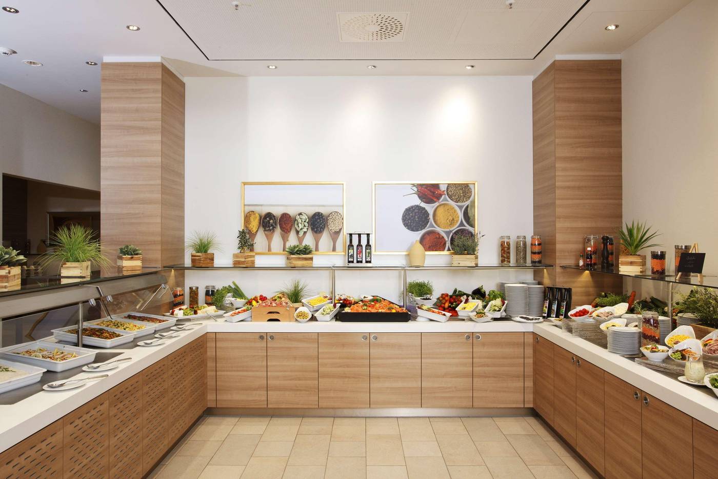 H4-Hotel-Berlin-Alexanderplatz-Restaurant-22