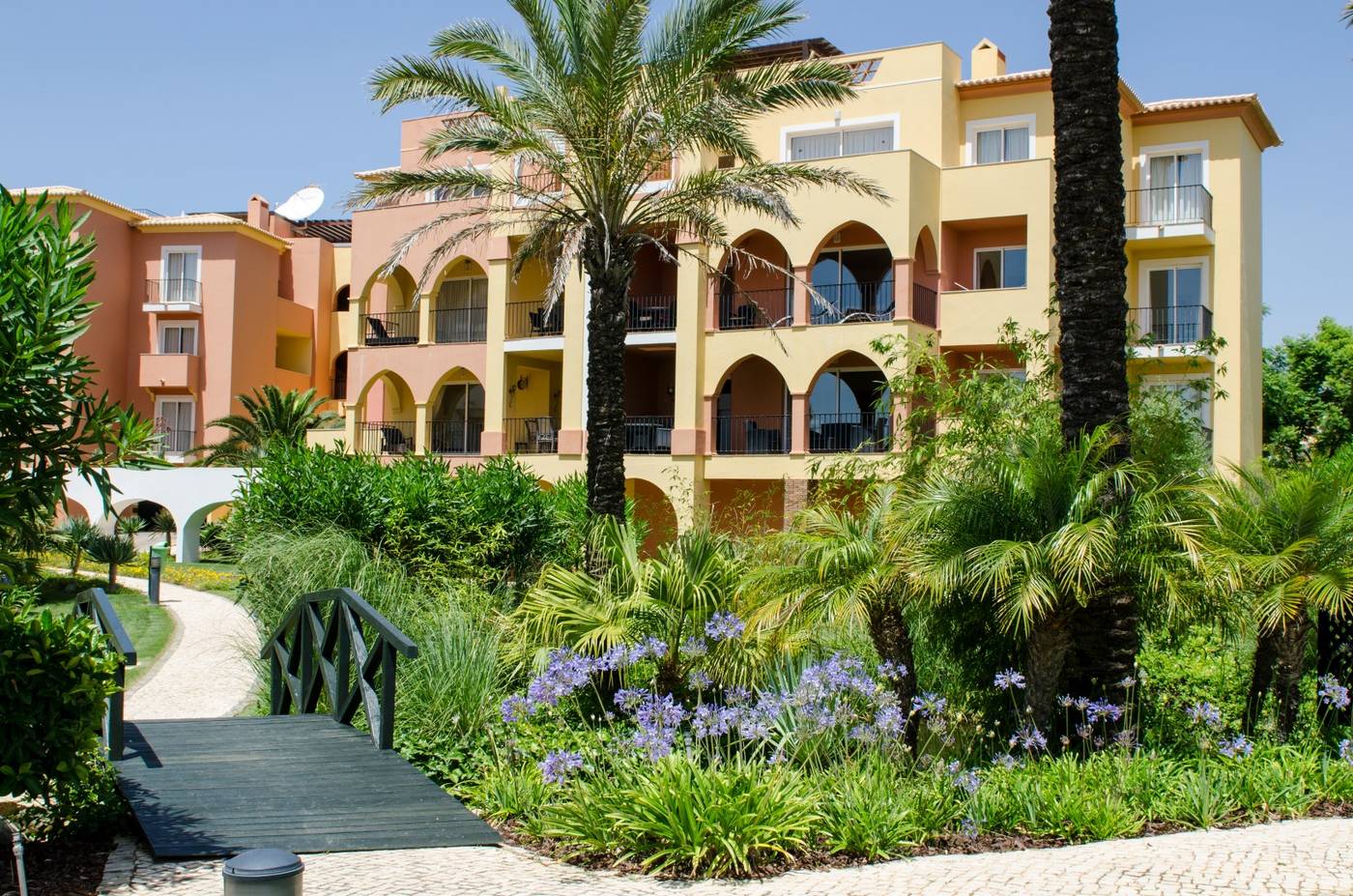 Jardim-da-Meia-Praia-General-view-7