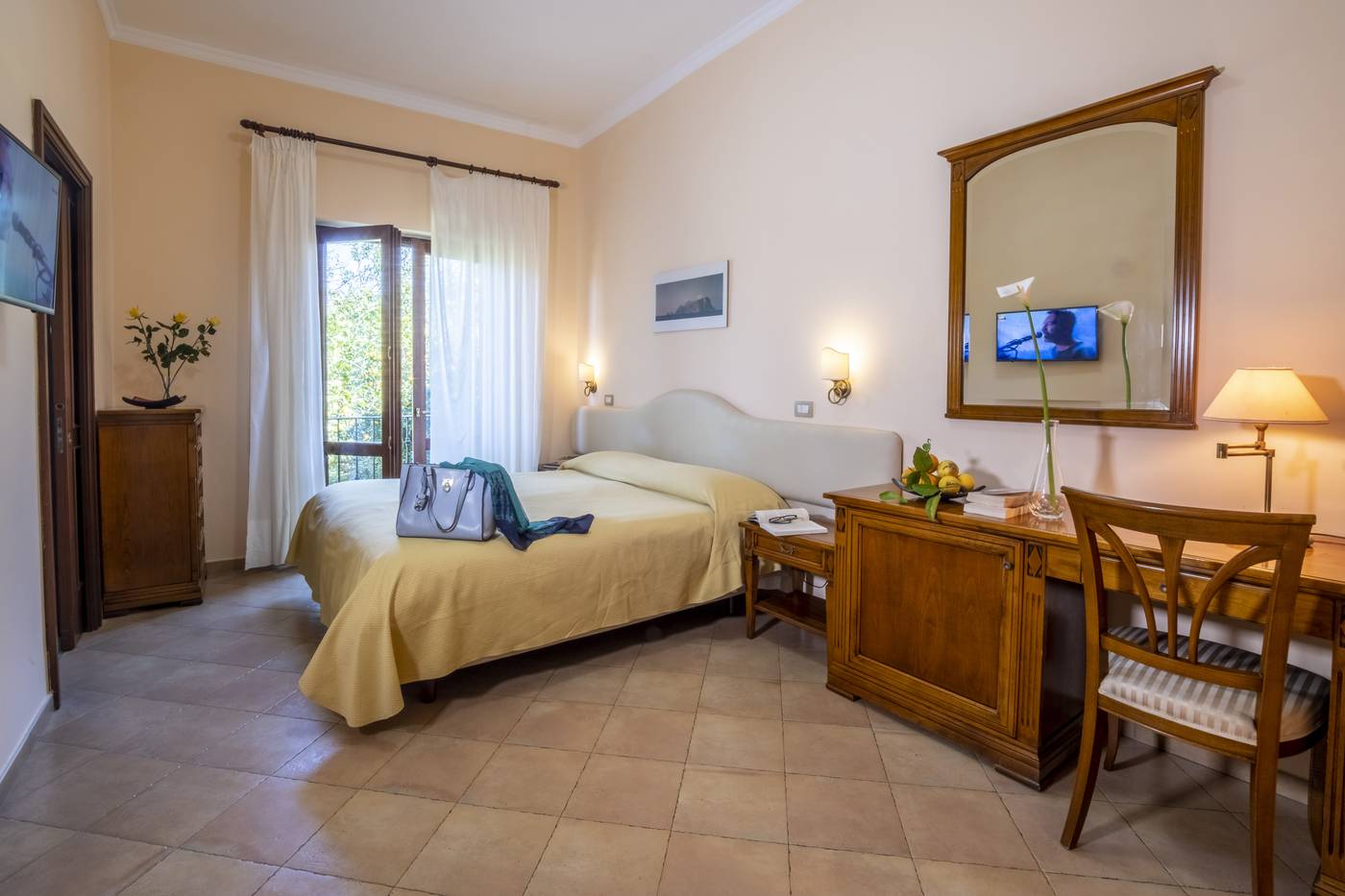 Il-Roseto-Resort-Room-17