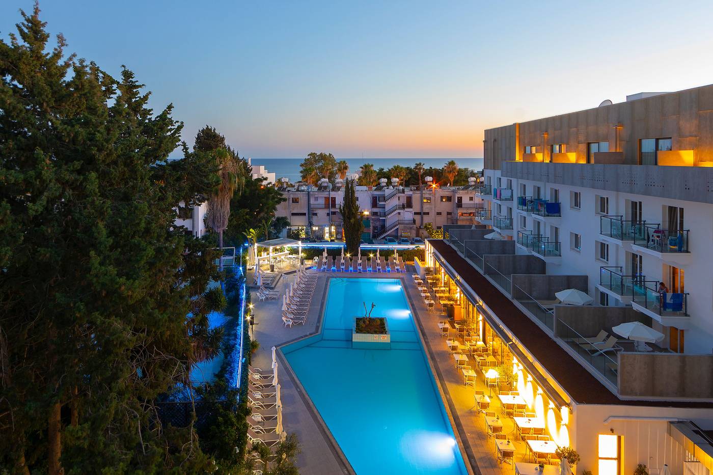 Anemi-Hotel-and-Suites-Pool-4