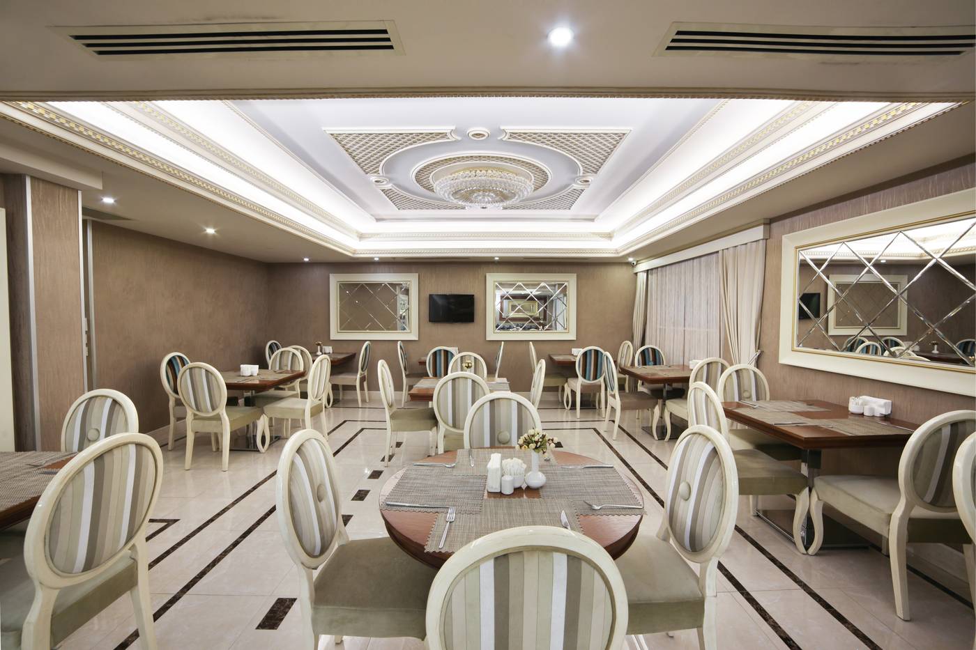 Halifaks-Hotel-Conferences-32