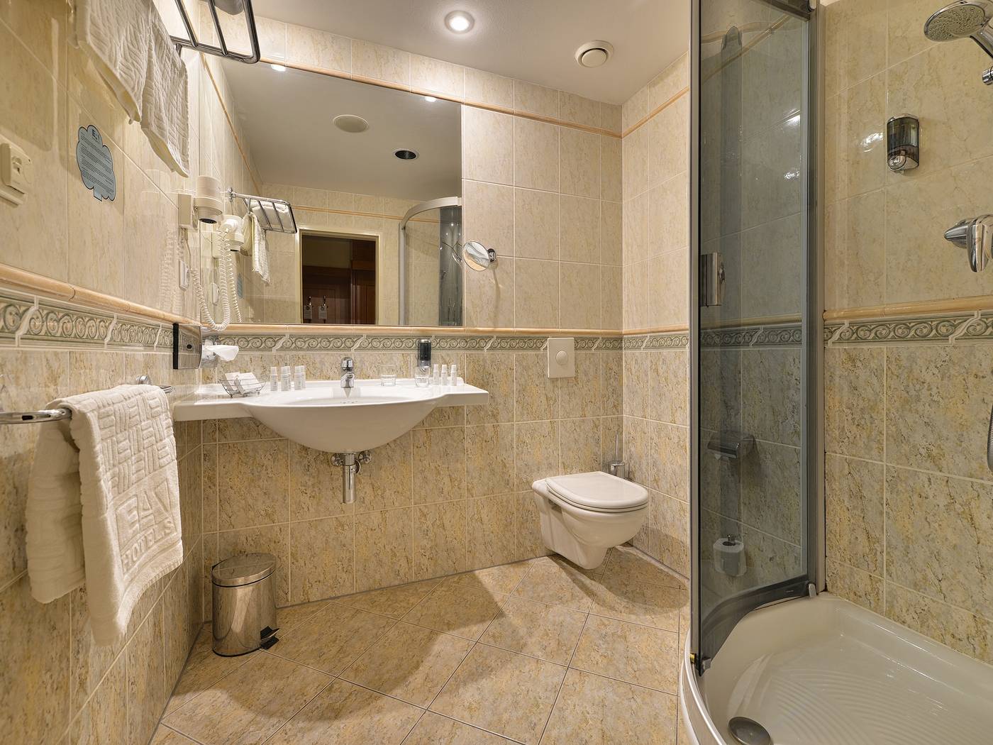 Ramada-Prague-City-Centre-Room-28