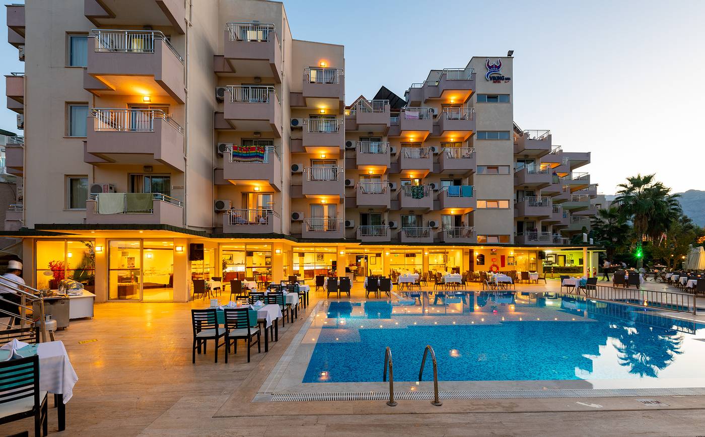 Viking-Nona-Beach-Pool-2