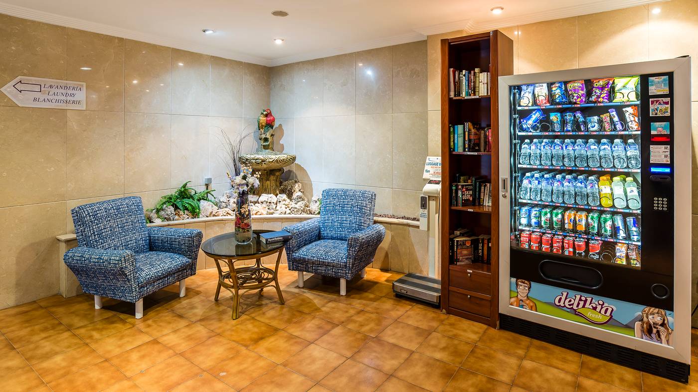 Avenida-Apartamentos-Lobby-20