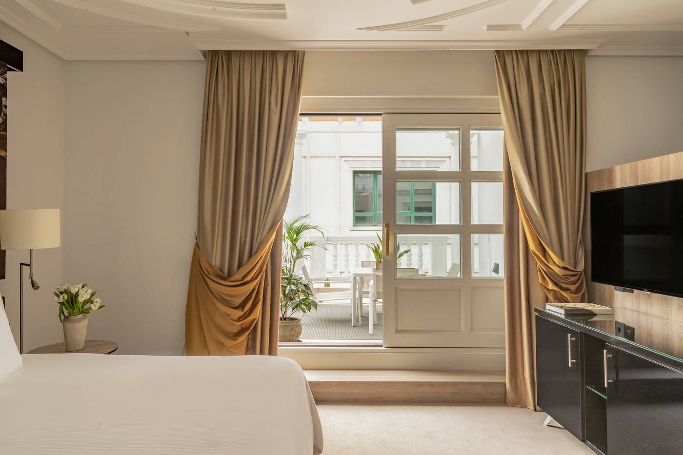 Gran-Melia-Palacio-de-los-Duques-Room-43