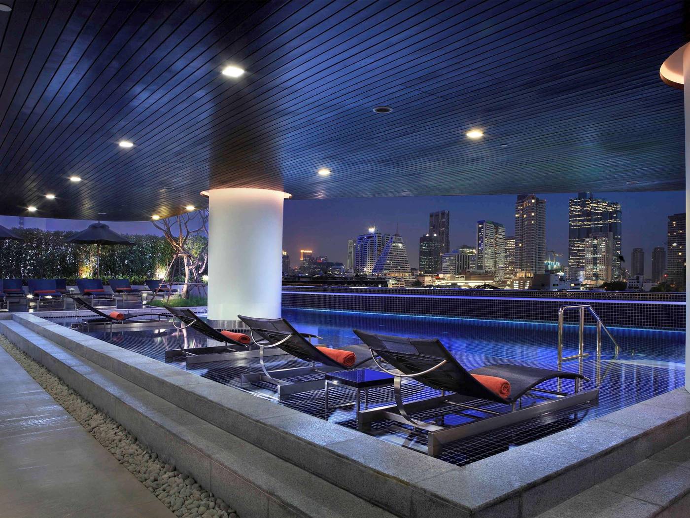 Pullman-Bangkok-Hotel-G-Pool-61