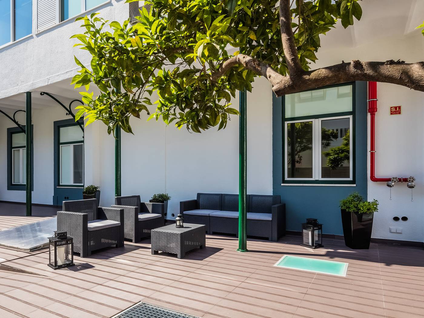 Vila-Garden-Guesthouse-Terrace-1