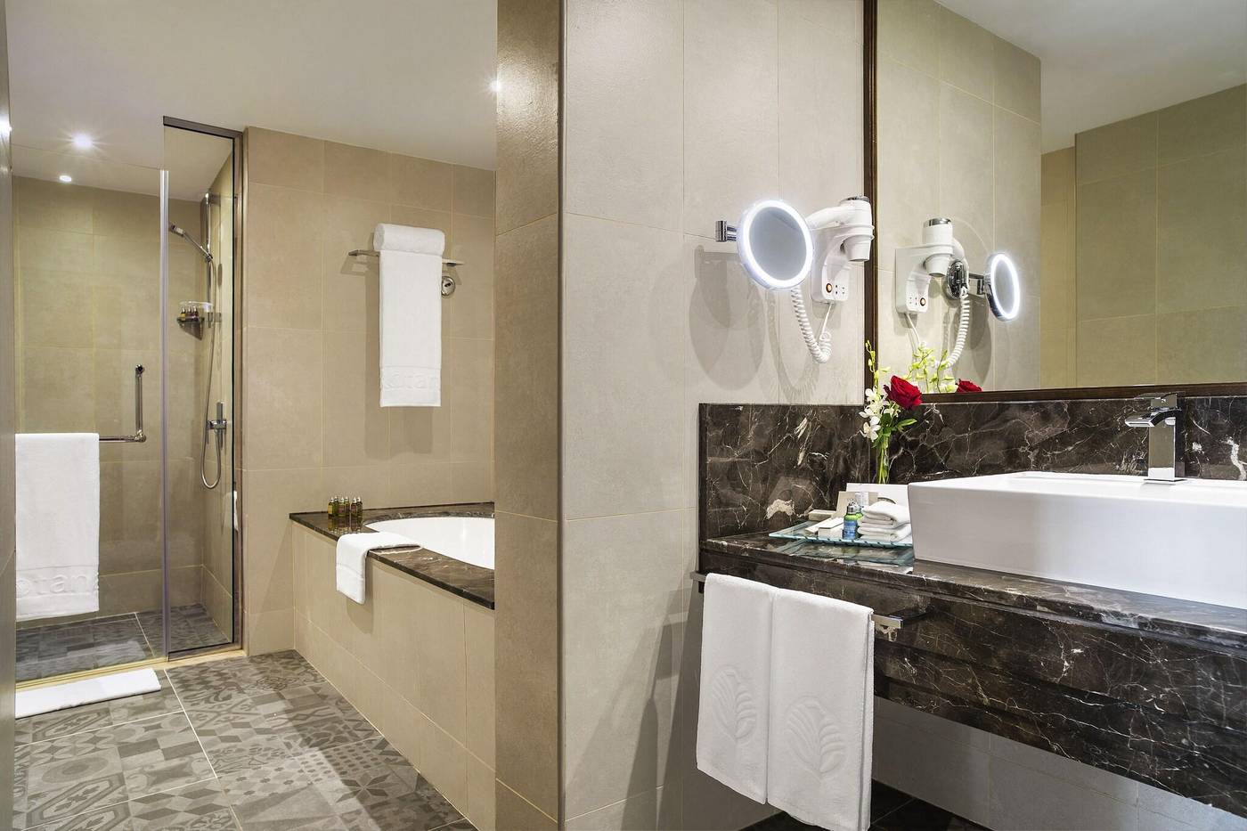 Jumeira-Rotana-Room-32