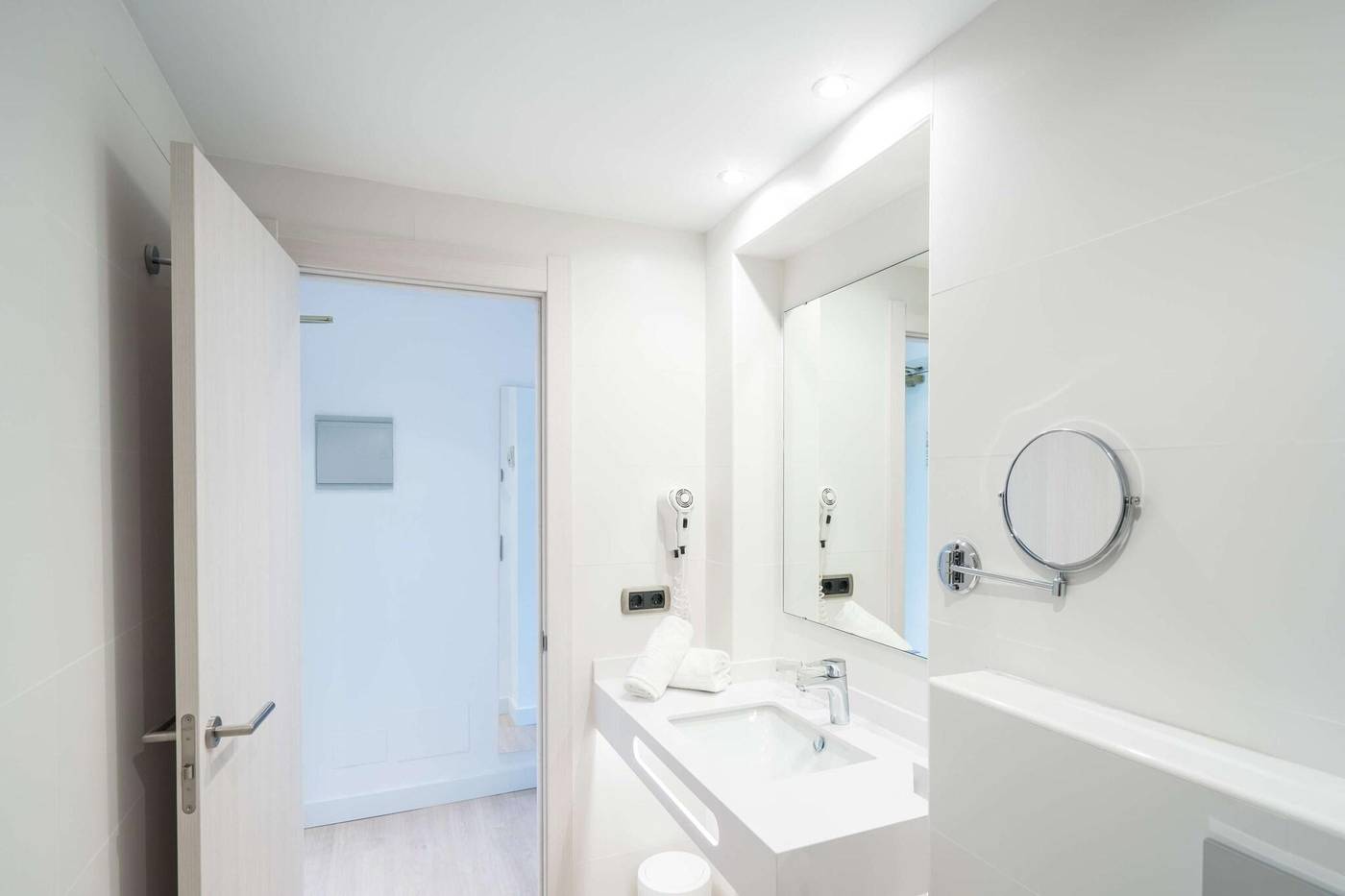 THB-Ocean-Beach-Room-40