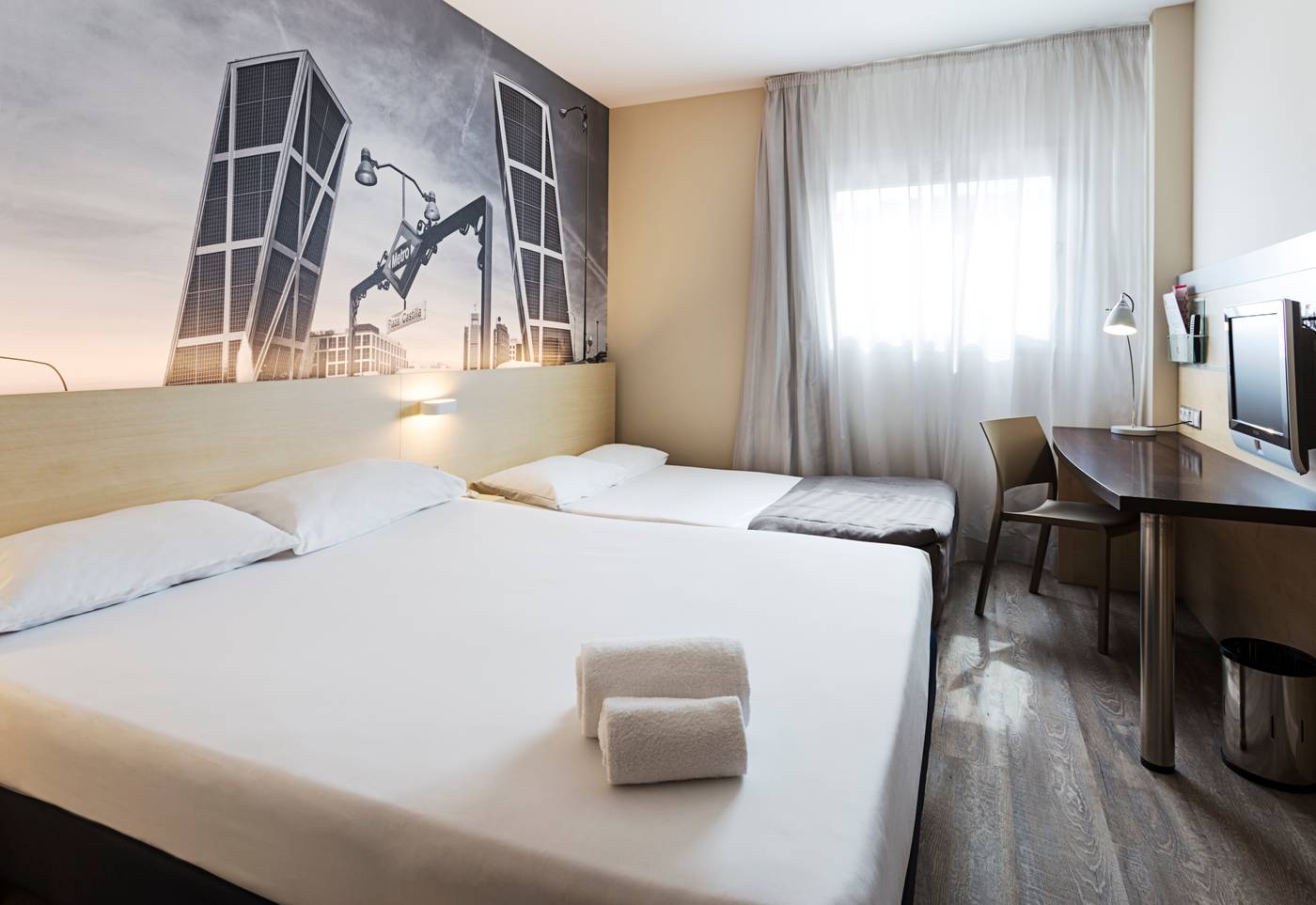 B-B----Hotel-Madrid-Airport-T1-T2-T3-Room-11