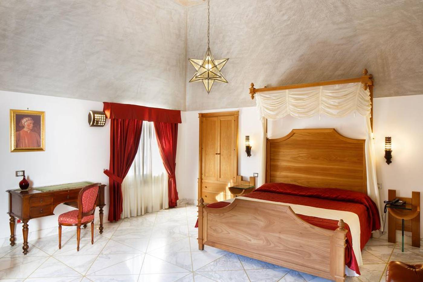 Casale-Russo-Room-10