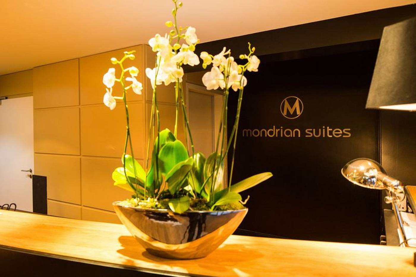 Mondrian-Suites-Hotel-Berlin-Checkpoint-Charlie-Lobby-5