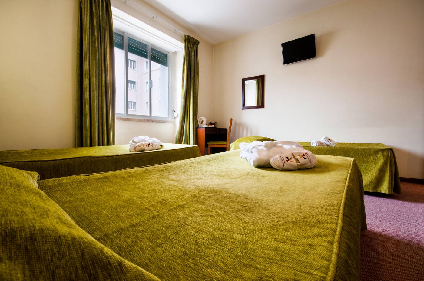 Residencial-Lar-do-Areeiro-Room-15