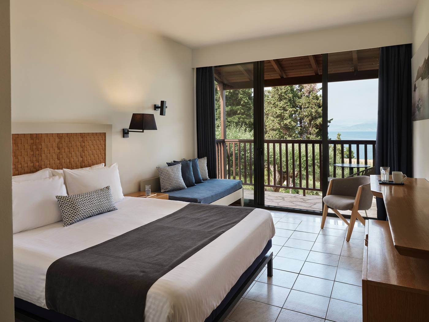 19.08.25 Aeolos Beach Resort