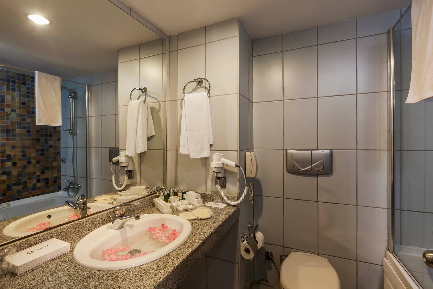 La-Mer-Hotel-Room-18