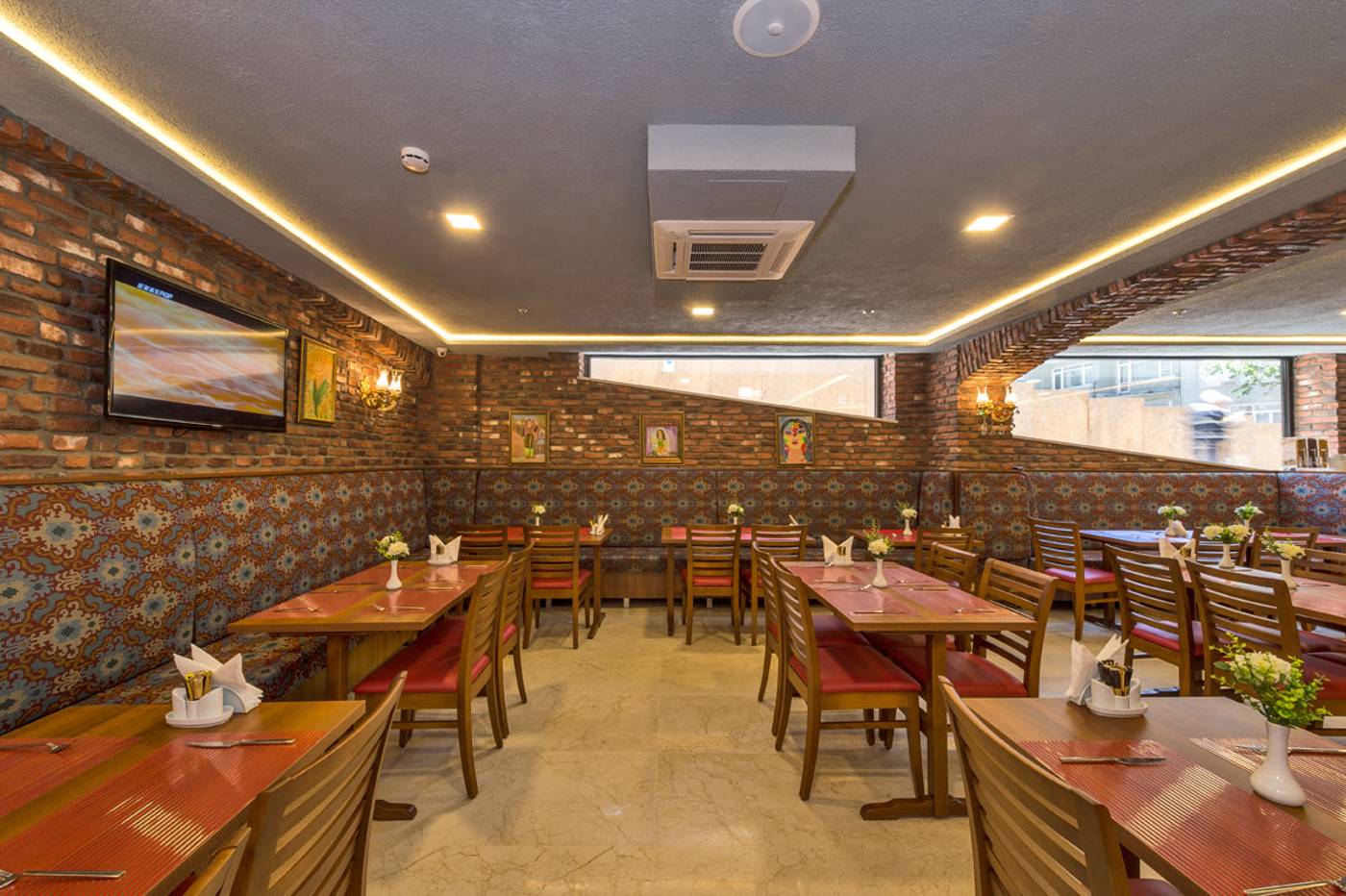 Aprilis-Gold-Hotel-Restaurant-46