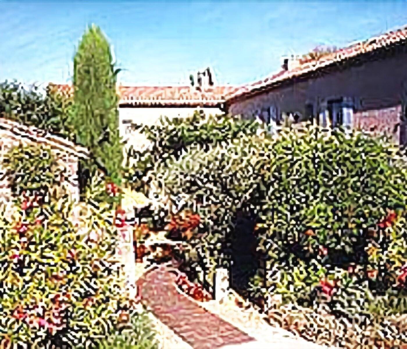 Le Mas Des Carassins-France-ST.-REMY-DE-PROVENCE-General view-2