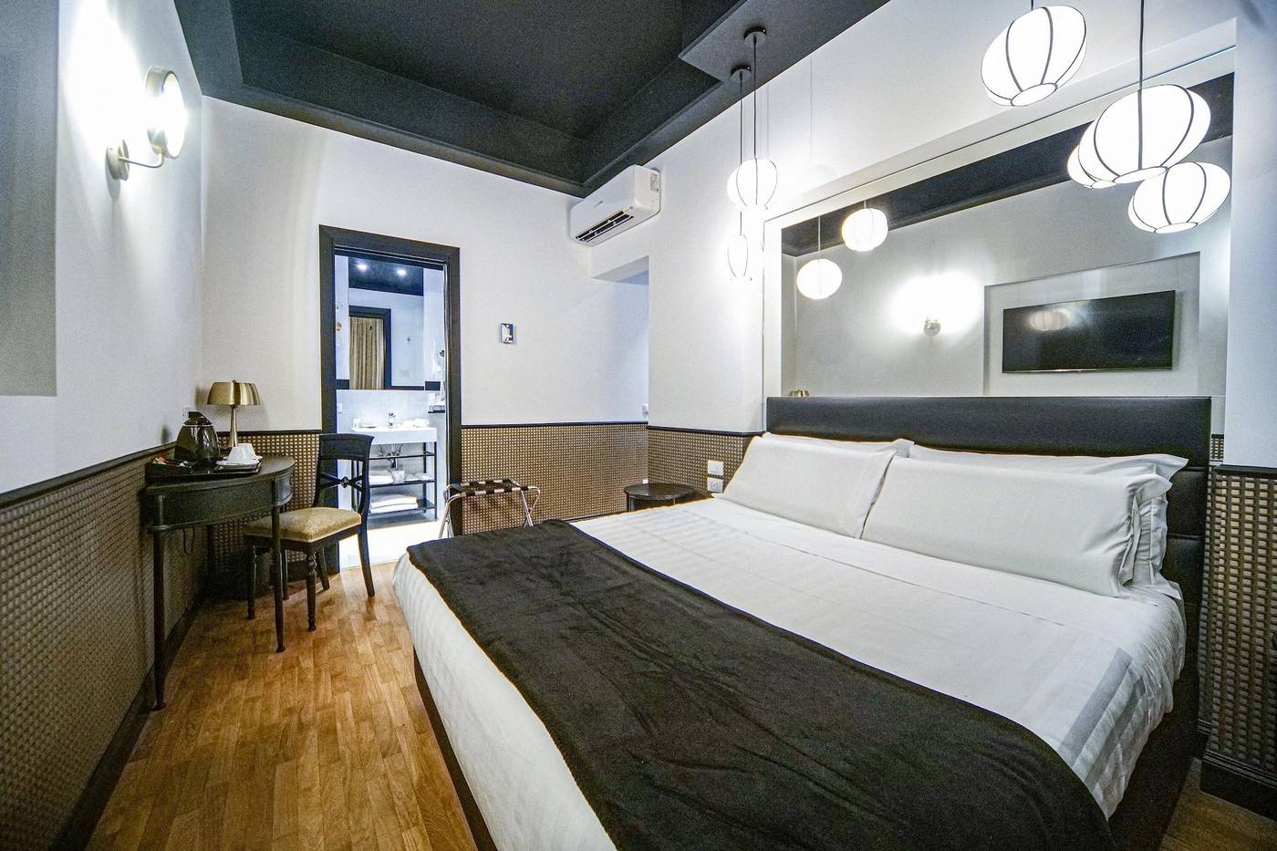 Relais-Luxury-Corso-Room-11