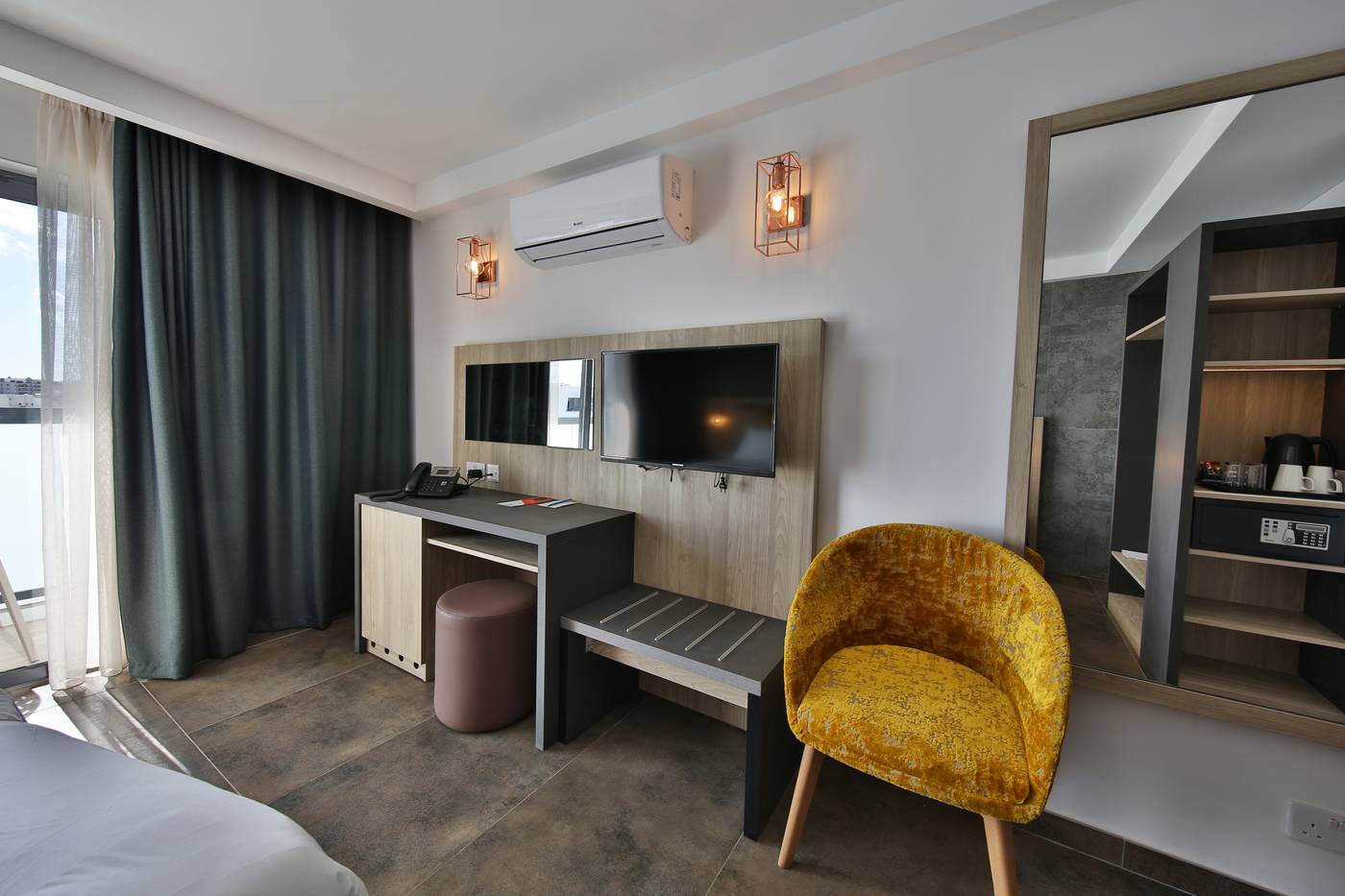 Ivy-Hotel-Room-2
