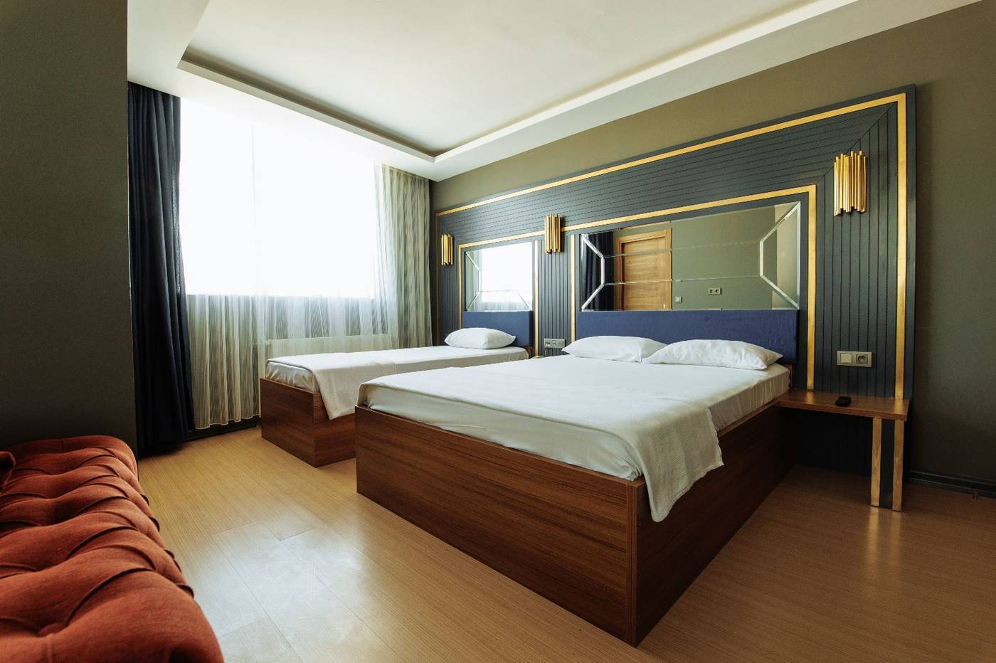 216-Trend-Suite-Room-1