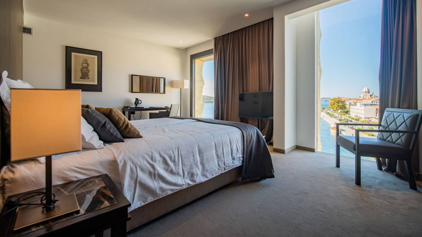 Hotel-Bellevue-Superior-City-Hotel-Room-13