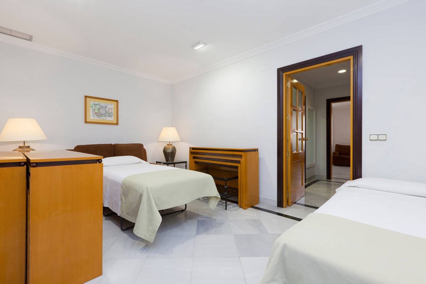 Don-Curro-Room-14