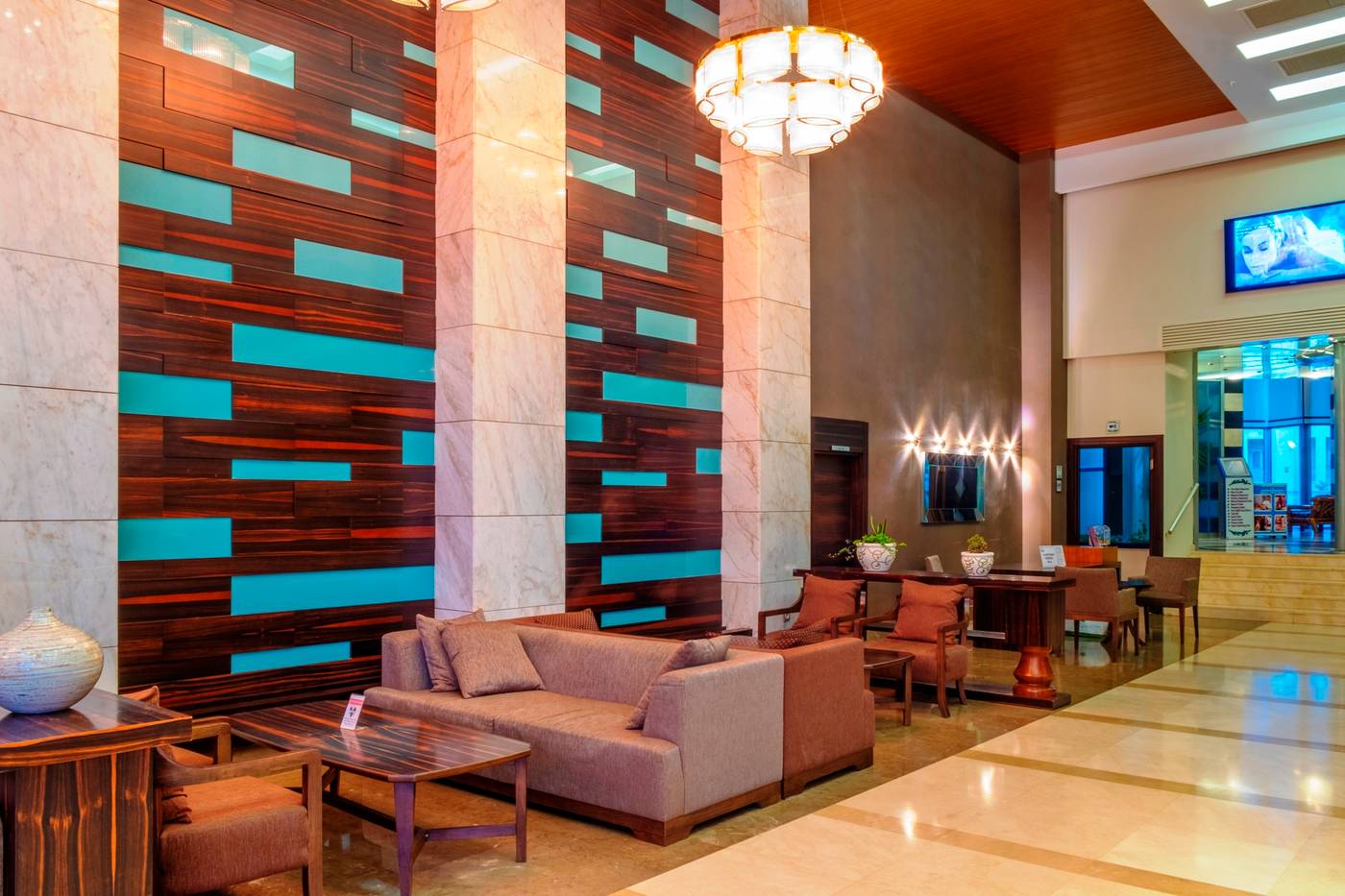 Queen-s-Park-Le-Jardin-Lobby-26