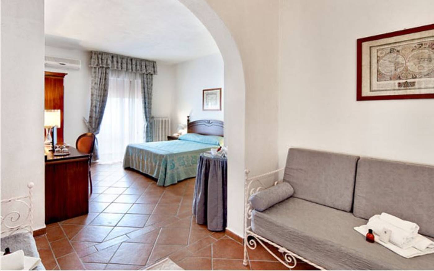 Colonna-Palace-Hotel-Mediterrano-Room-7