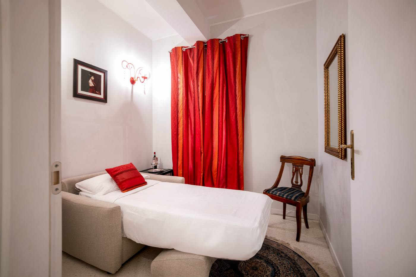 Palazzo-San-Luca-Room-32