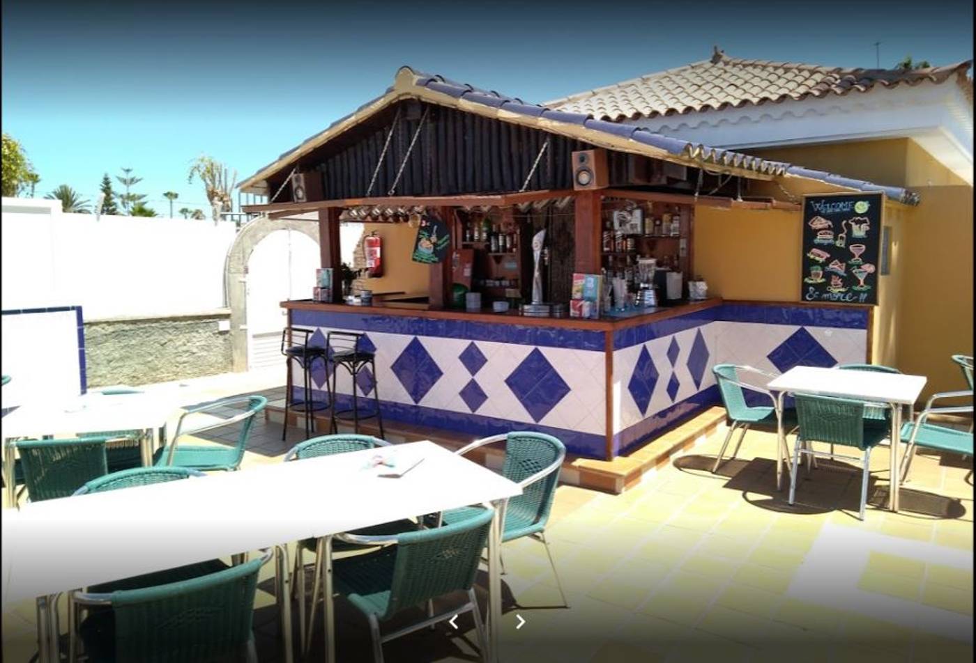 Tara-Bungalows-Bar-10