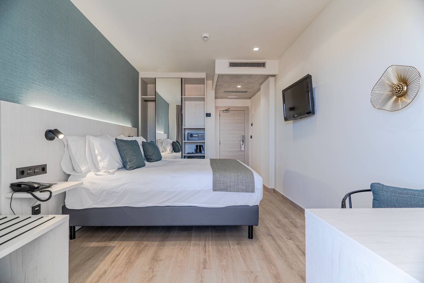 Ramada-Resort-by-Wyndham-Puerto-de-Mazarron-Room-27