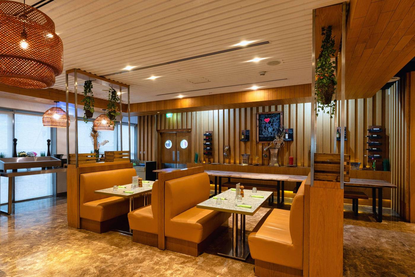 Wyndham-Dubai-Marina-Restaurant-45