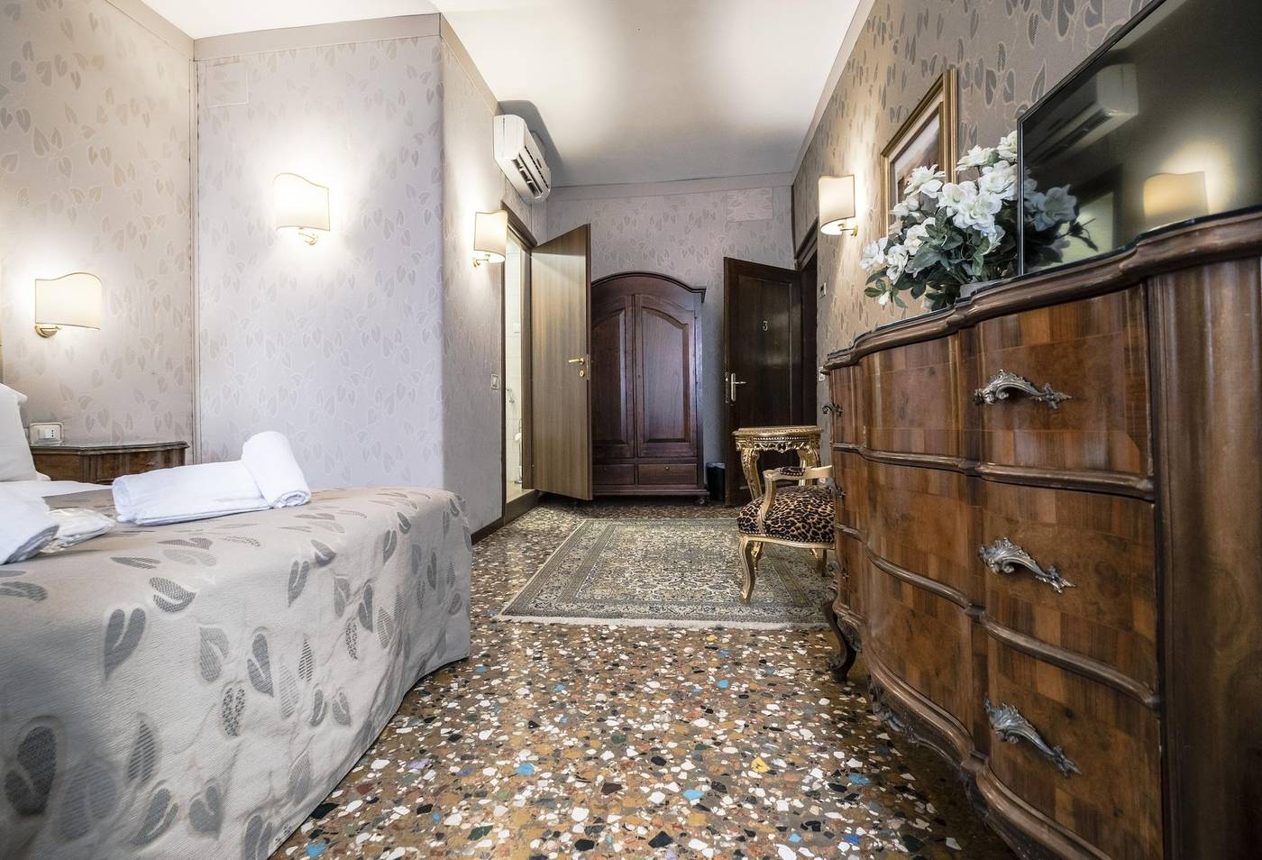 Ca--Lavezzera-Room-25