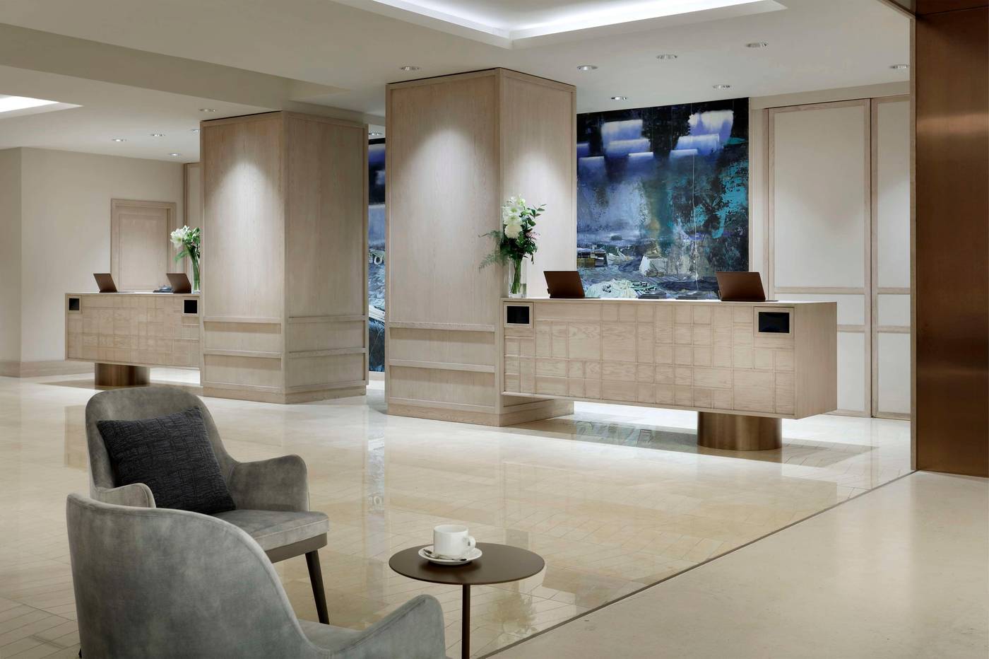 Hyatt-Regency-Hesperia-Madrid-Lobby-16