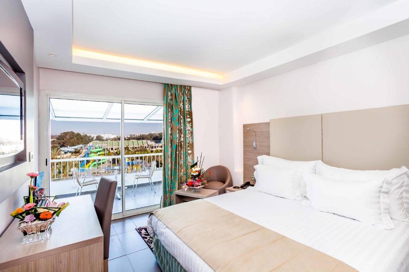 Atlas-Amadil-Beach-Aqua-Sun-Room-28