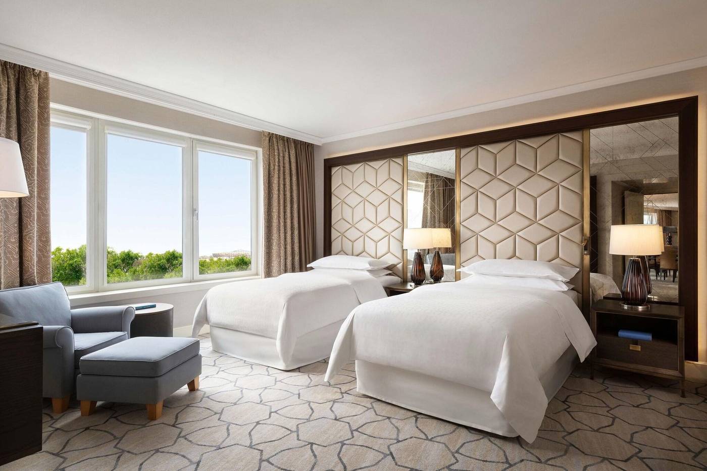 Sheraton-Warsaw-Hotel-Room-36