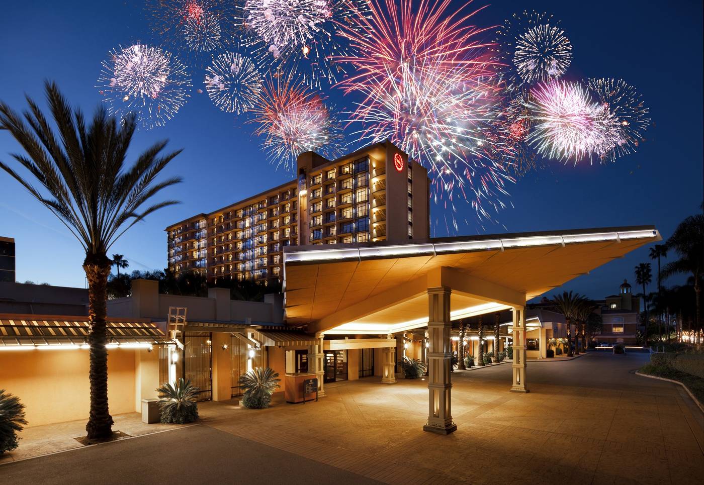 Sheraton-Park-Hotel-at-the-Anaheim-Resort-General-view-2