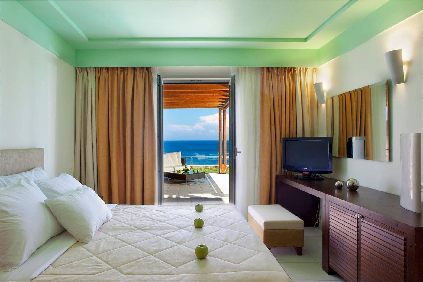 Correct - Louis Apostolata Island Resort