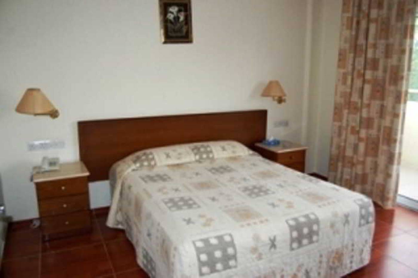 M--Moniatis-Hotel-Room-13
