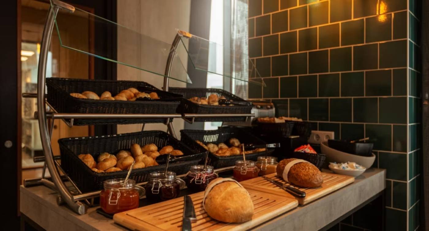 Holiday-Inn---the-niu--Fender-Amsterdam-Lobby-24