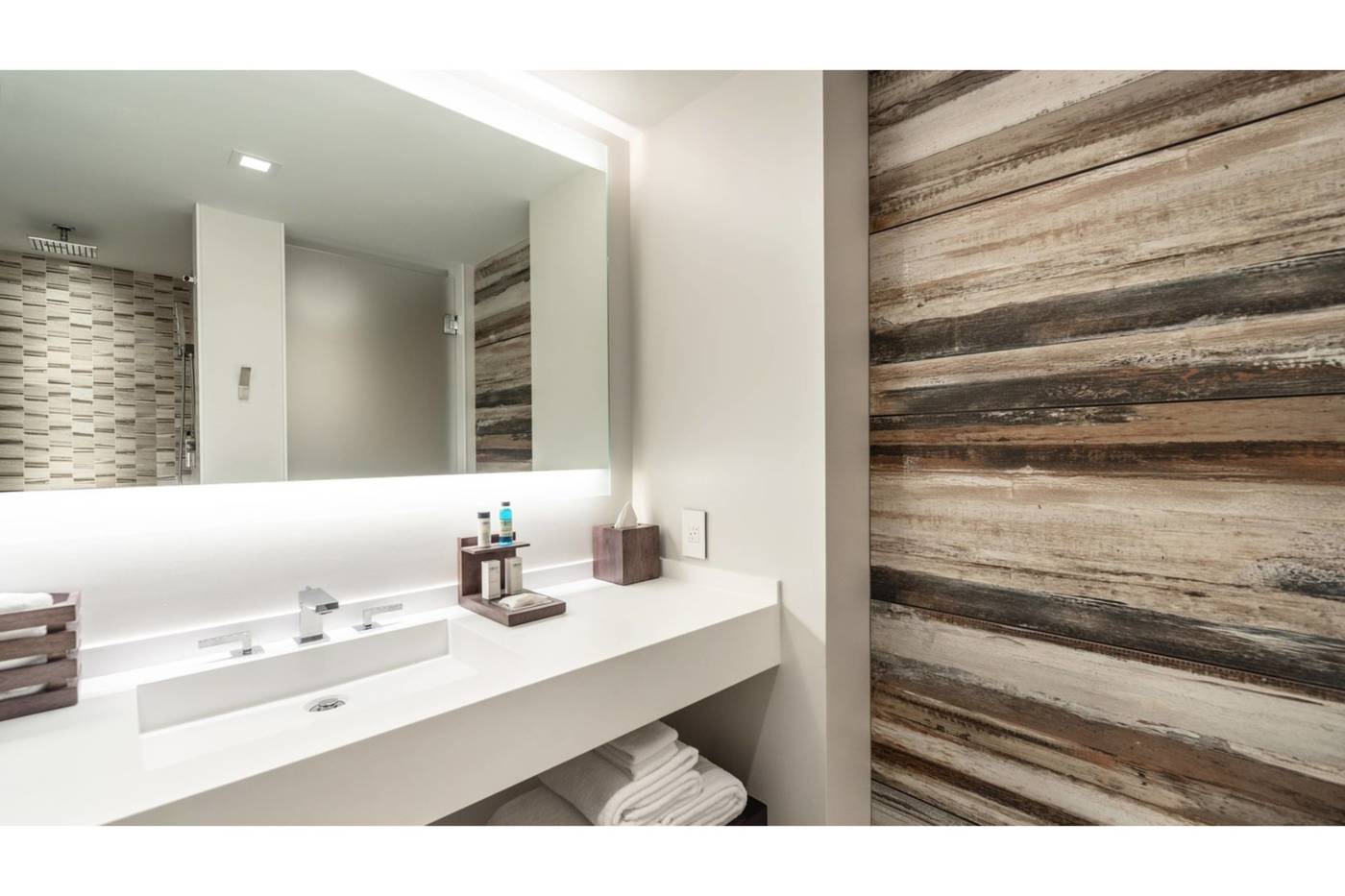 The-Row-Hotel-At-Assembly-Row--Autograph-Collectio-Room-45