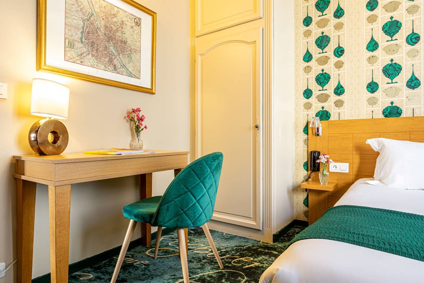 Hotel-Romance-Malesherbes-by-Patrick-Hayat-Room-2