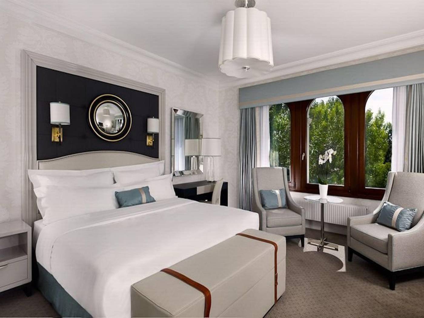 Bristol-a-Luxury-Collection-Hotel-Room-33