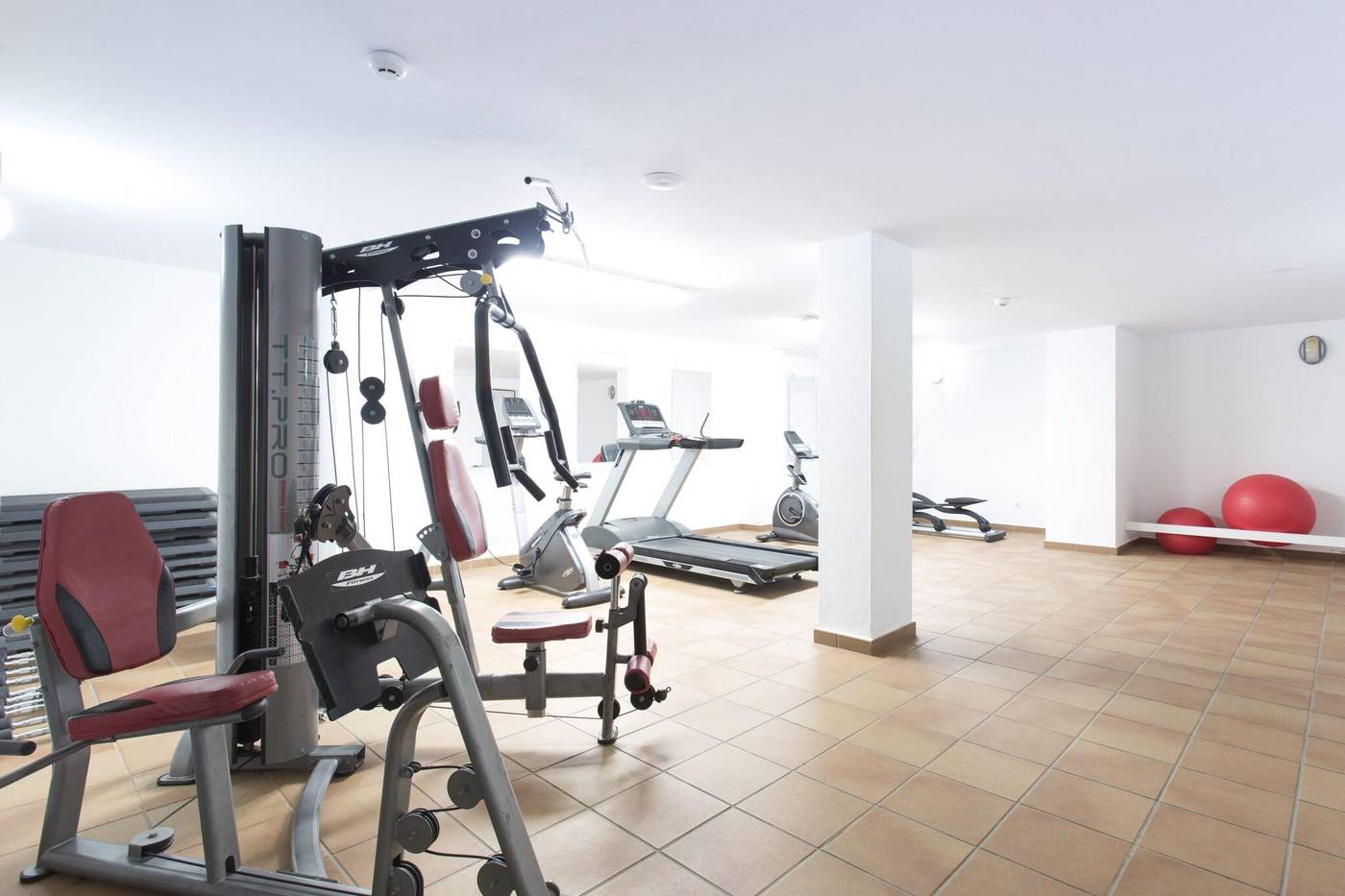 Be-Live-Experience-Lanzarote-Beach-Sports-and-Entertainment-37