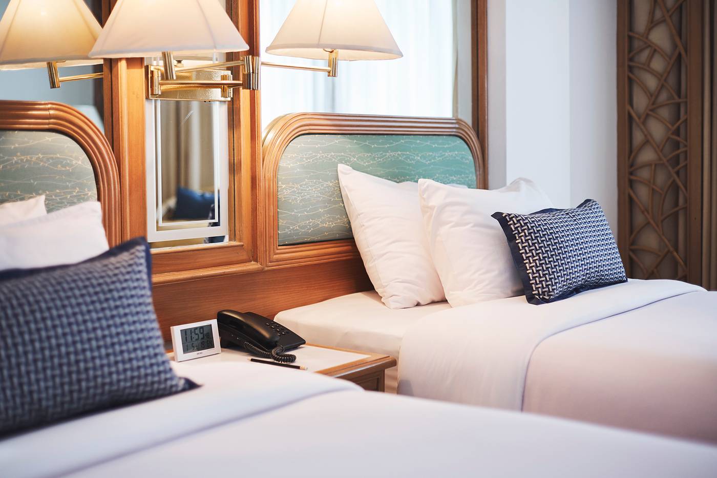 Montien-Hotel-Surawong-Room-39