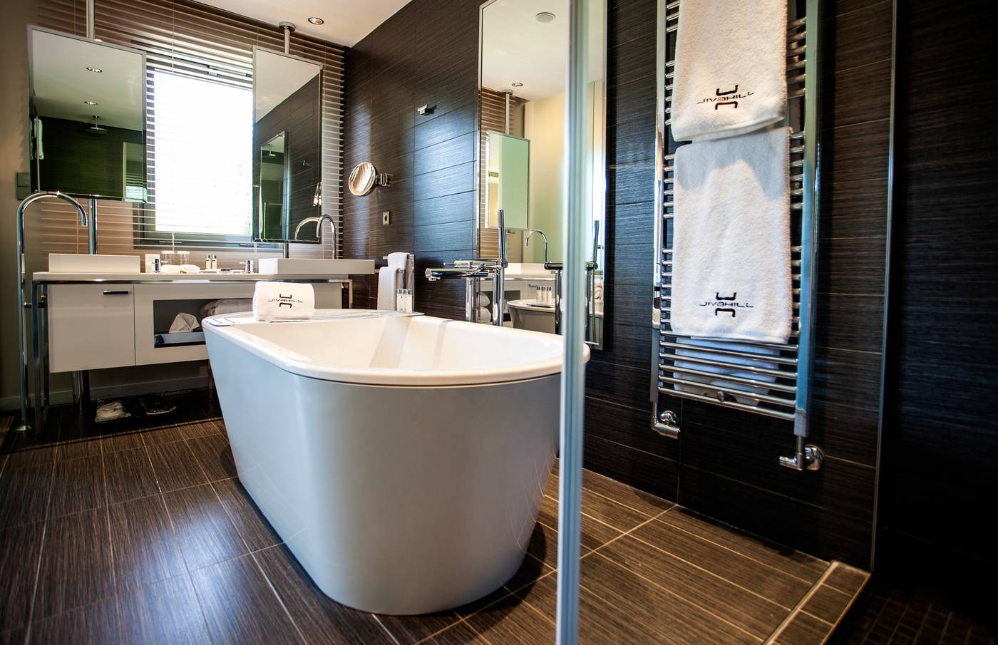 Jiva Hill Resort-France-CROZET-Room-9