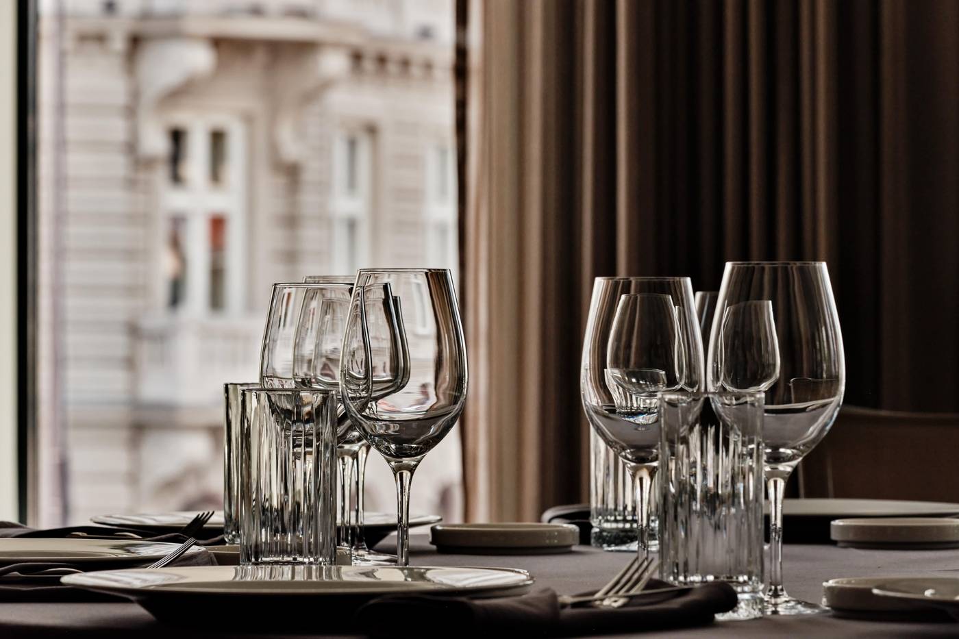 Holiday-Inn-Warsaw-City-Centre-Restaurant-28